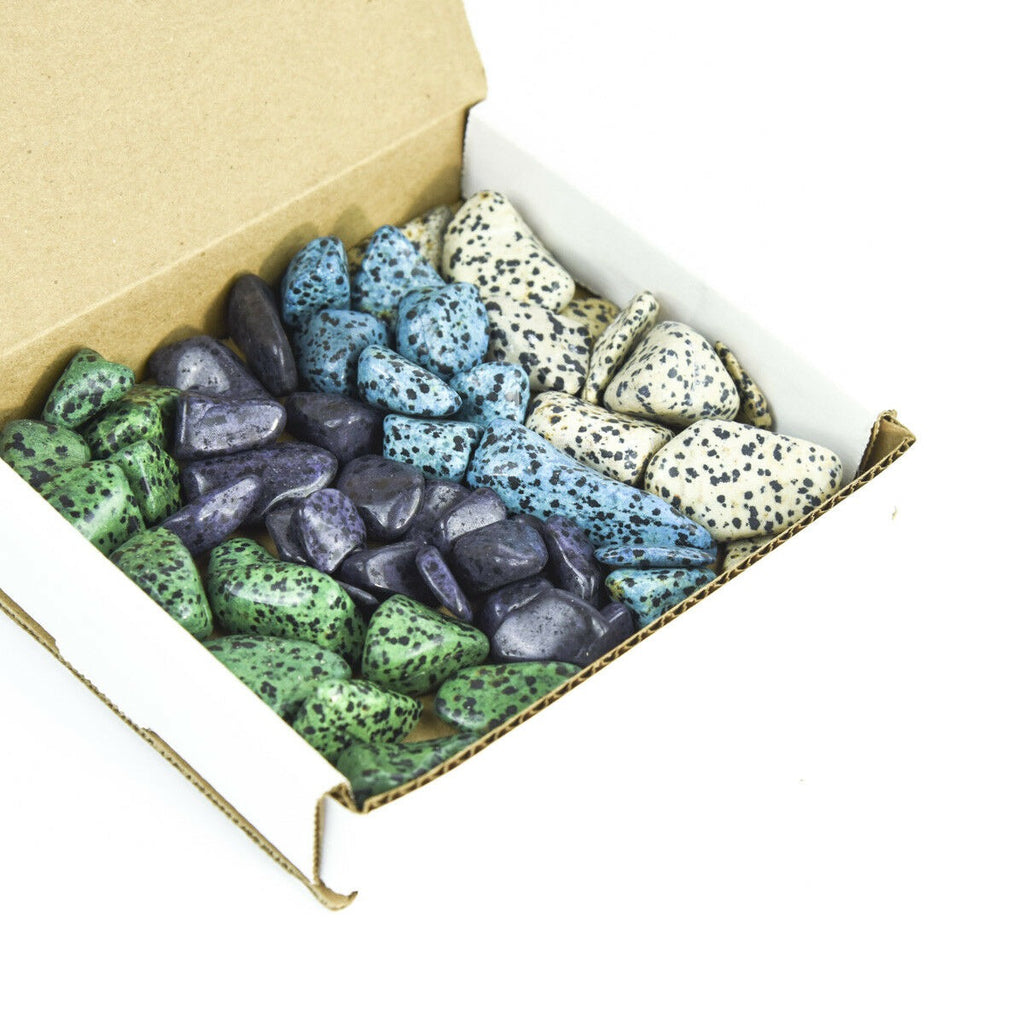 Kolekce trumpovaných drahokamů Zelený, fialový, modrý a bílý dalmatský jaspis